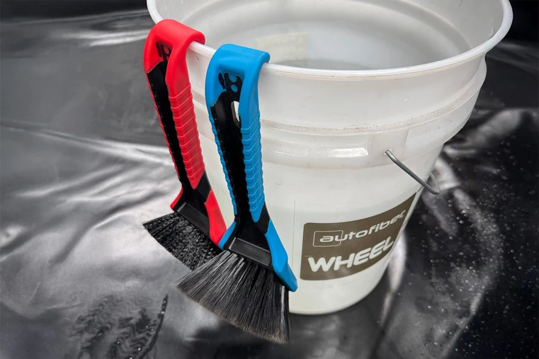 [SKORP] Scrub Brush